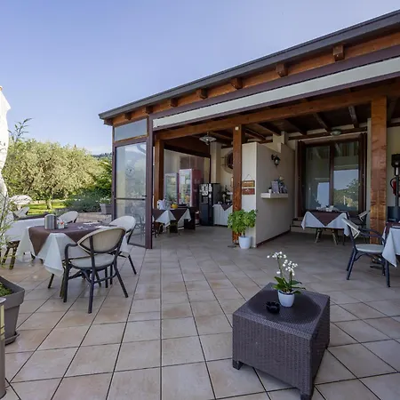 Maddalena Oda ve Kahvaltı Bardolino