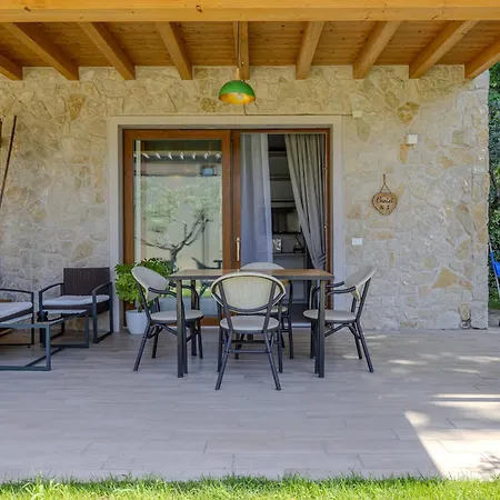 Oda ve Kahvaltı Maddalena 4*