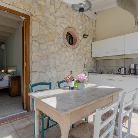 Maddalena Oda ve Kahvaltı